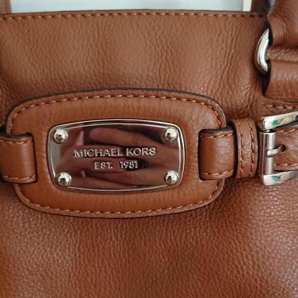 Michael Michael Kors Hamilton East West tote - in brown color - Picture 13 of 13